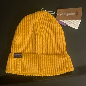 NWT Patagonia Fisherman’s Rolled Beanie Gold color